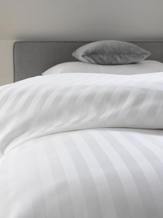 Комплект Hotel 5* Stripe из белого страйп-сатина